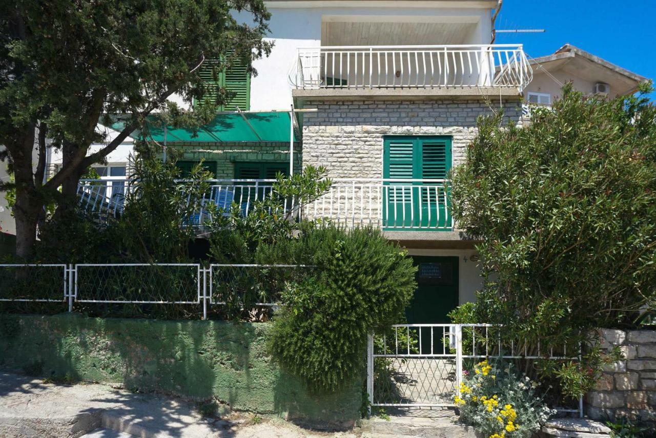 Apartments Podatok 4 Примоштен Экстерьер фото
